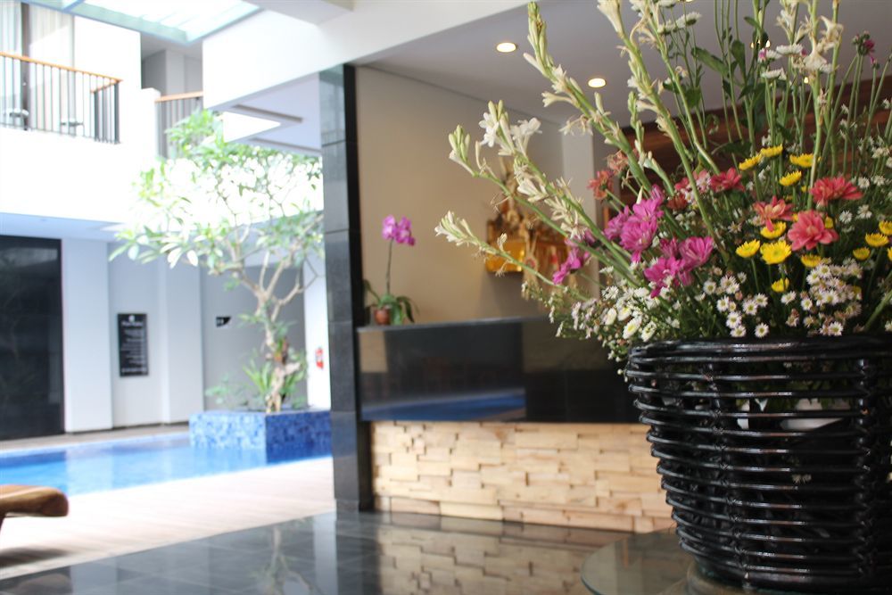 Ping Hotel Seminyak Exterior foto